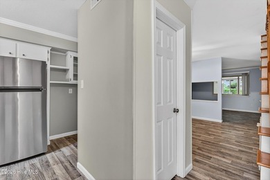 Welcome to 97 Quarterdeck, a charming, well maintained townhome - photo 6