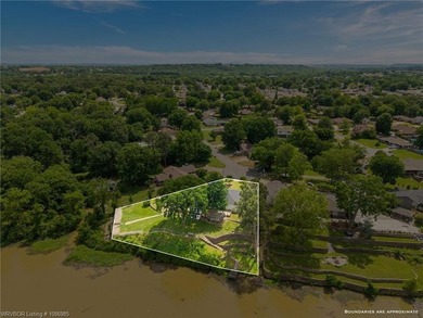 **If waterfront views are what you've been looking for, look no - photo 4