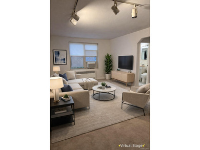 Bright and well-maintained one-bedroom garden co-op in the heart - photo 3