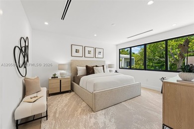 Spacious Luxury Townhome Just Steps from Coconut Grove Nestled - photo 22