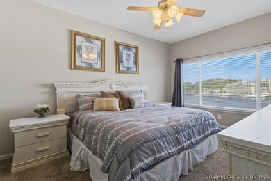 This light-filled condo with three bedrooms and three bathrooms - photo 8