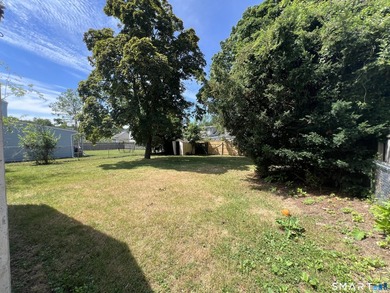 What a terrific, convenient location near beautiful Holly Pond - photo 9