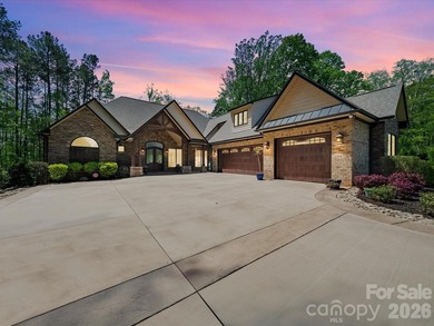 Welcome to your own private waterfront oasis in the prestigious - photo 2