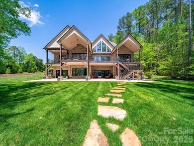 Welcome to your own private waterfront oasis in the prestigious - photo 4