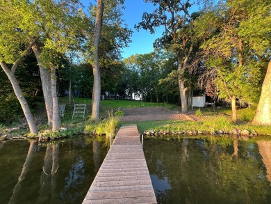This welcoming Lake Home and Guesthouse sit on 1.53 acres with - photo 8