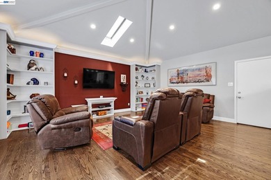 MAJOR Price Improvement! Reduced by $100,000. Exceptional Value! - photo 15