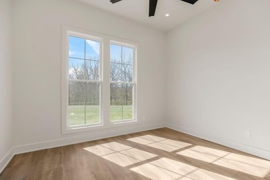 Stunning new-build at Lake Dabinawa, offering high-end - photo 25