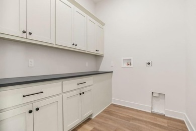 Stunning new-build at Lake Dabinawa, offering high-end - photo 31