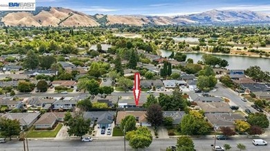 MAJOR Price Improvement! Reduced by $100,000. Exceptional Value! - photo 38