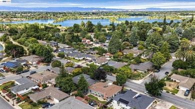 MAJOR Price Improvement! Reduced by $100,000. Exceptional Value! - photo 39