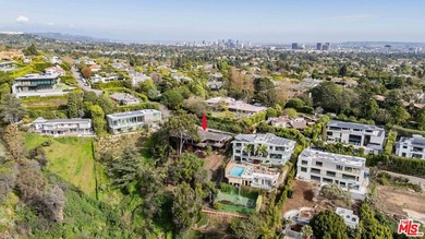 BANK OWNED ocean-view Riviera fixer. Offering one of the most - photo 11