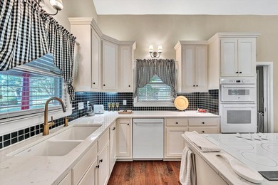 Beautiful Contemporary open floorplan @2,000 finished sq ft - photo 11
