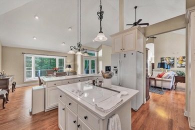 Beautiful Contemporary open floorplan @2,000 finished sq ft - photo 12