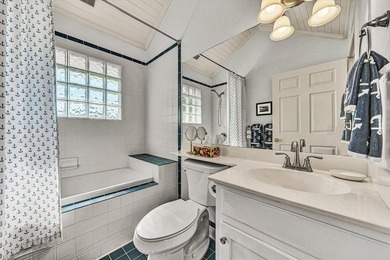 Beautiful Contemporary open floorplan @2,000 finished sq ft - photo 20
