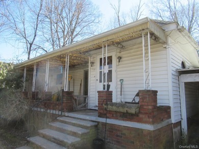 3 Bedroom, 2.5 Bathroom Ranch in V/Greenwood Lake! Sold as-is - photo 3