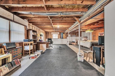 Beautiful Contemporary open floorplan @2,000 finished sq ft - photo 26