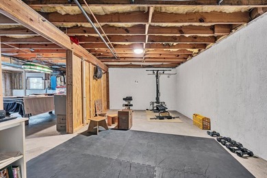 Beautiful Contemporary open floorplan @2,000 finished sq ft - photo 27