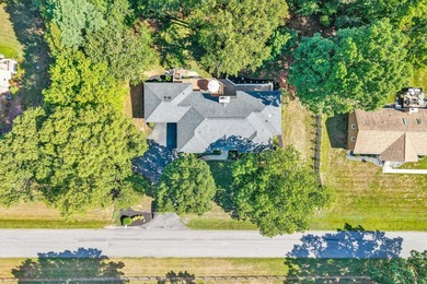 Beautiful Contemporary open floorplan @2,000 finished sq ft - photo 33