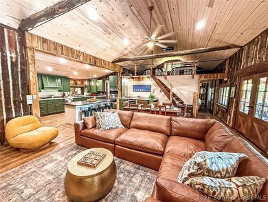 This log cabin dates back to the 1890, is beautiful remodeled - photo 10