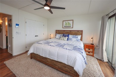 Experience luxury lakefront living in this stunning waterfront - photo 22