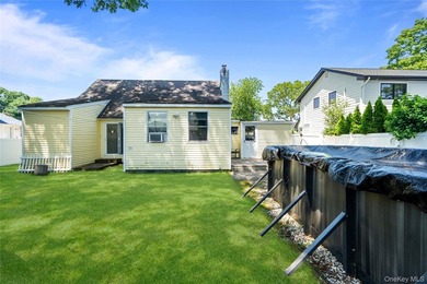 Welcome to 116 Spruce Street in the heart of Massapequa Park - photo 26