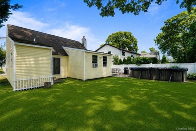 Welcome to 116 Spruce Street in the heart of Massapequa Park - photo 30