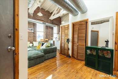 2 Bed, 2 Bath Loft Condo in Gated Community - Lofts on - photo 2