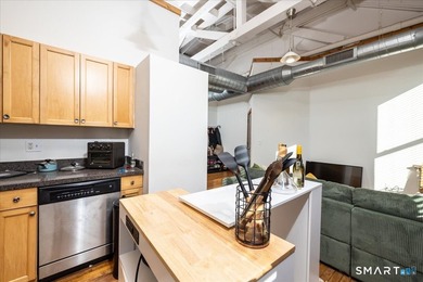 2 Bed, 2 Bath Loft Condo in Gated Community - Lofts on - photo 7