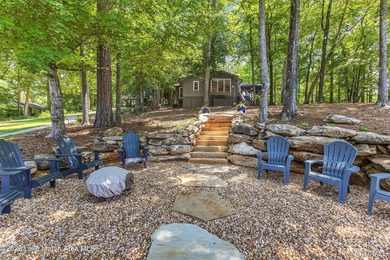 Somewhere between a designer lake cottage and a luxury treehouse - photo 8