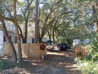 Beautiful oak trees, 10 minutes from downtown Pensacola....3/2 - photo 11