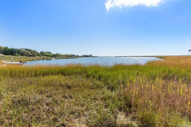Discover a hidden gem with breathtaking water views in the - photo 29