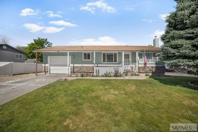 Great home that has been well taken car of. With 4 Bedrooms, 2 - photo 1