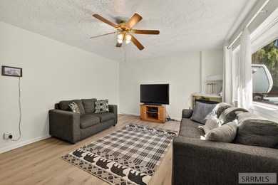 Great home that has been well taken car of. With 4 Bedrooms, 2 - photo 7