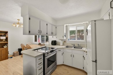 Great home that has been well taken car of. With 4 Bedrooms, 2 - photo 8