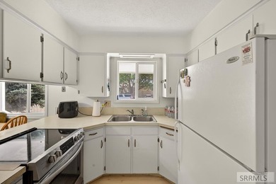 Great home that has been well taken car of. With 4 Bedrooms, 2 - photo 9