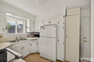 Great home that has been well taken car of. With 4 Bedrooms, 2 - photo 10