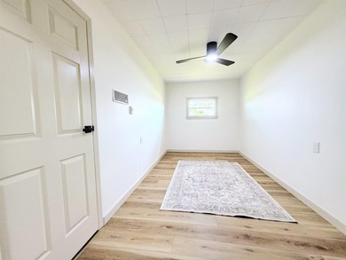 Completely updated sprawling 4 bedroom 2 bath ranch in the - photo 20