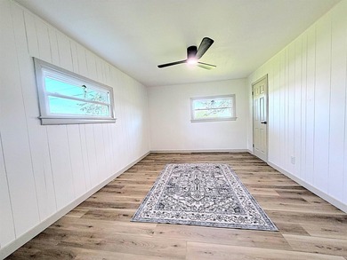 Completely updated sprawling 4 bedroom 2 bath ranch in the - photo 21