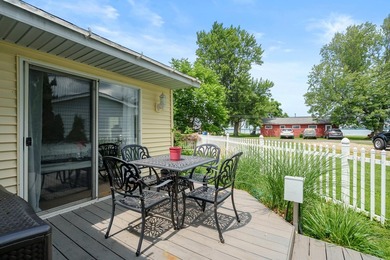 Enjoy the best of Gun Lake living with this charming 2-bedroom - photo 31