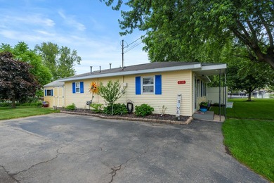 Enjoy the best of Gun Lake living with this charming 2-bedroom - photo 35