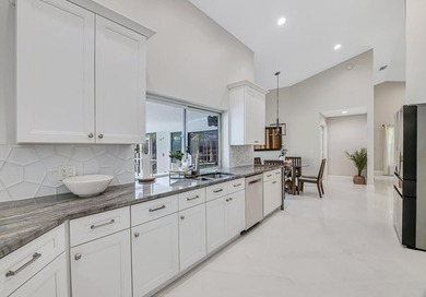 This stunning updated turn key home located in Chatsworth - photo 18