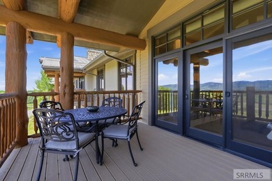 This top-floor Palisades condominium features stunning views of - photo 10