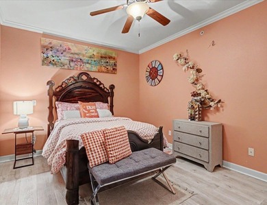 Enjoy Lake Hamilton living in this furnished 2-bedroom, 2-bath - photo 17