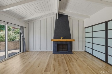 Welcome to the Lower Hollywood Riviera-where style, comfort, and - photo 4