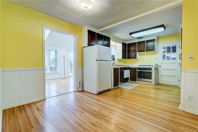 Conveniently located near Lake Ontario, this spacious 3-bedroom - photo 8