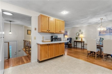 Welcome home! Delightful three bedroom, three bath home in super - photo 17