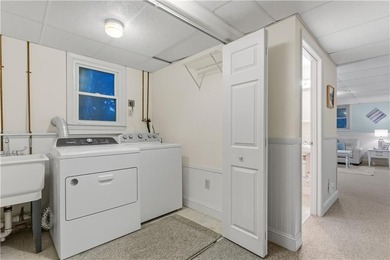 Welcome home! Delightful three bedroom, three bath home in super - photo 31