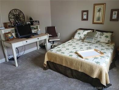 IMMACULATE ... [3-bedroom / 3 full bathrooms (2 ensuite - photo 7
