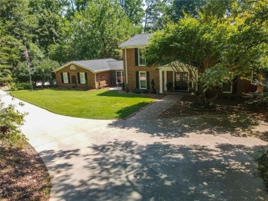 Lake Lanier Home For Sale in Gainesville Georgia