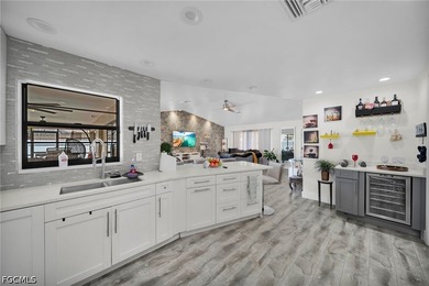 Welcome to Your Suburban Paradise, a beautifully remodeled - photo 14